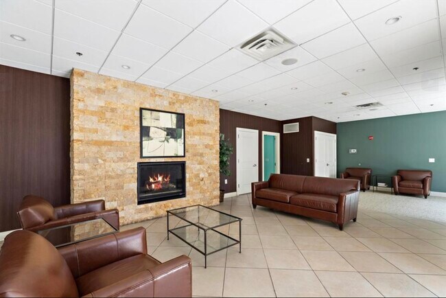 Building Photo - 10 Regent St