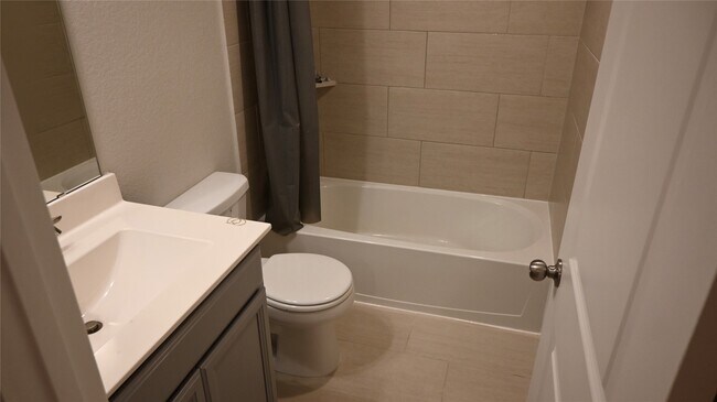 Building Photo - 127 Winged Elm Ct