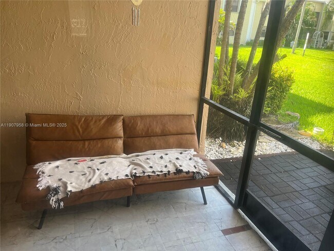 Building Photo - 1500 Jefferson Dr