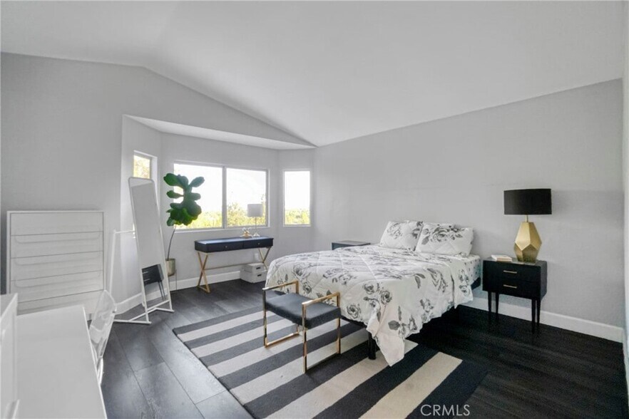 Building Photo - 7224 Bouquet Dr