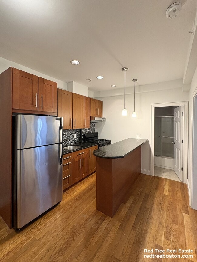 Building Photo - 11 Peterborough St