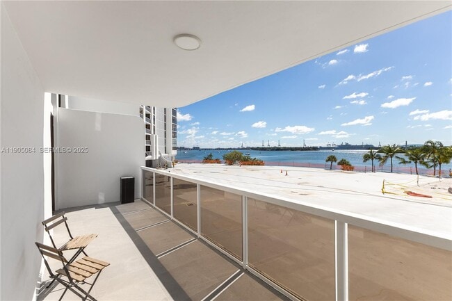 Building Photo - 9 Island Ave