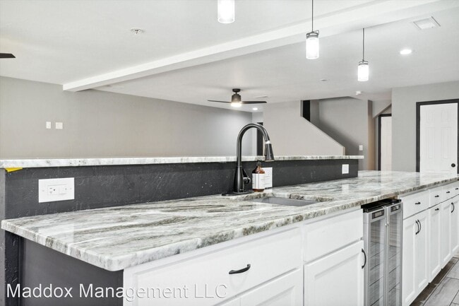 Building Photo - 4 br, 3 bath House - 6405 Sonrisa Pl NE