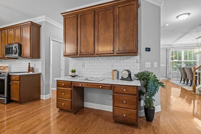 Building Photo - 552 Stobhill Ln
