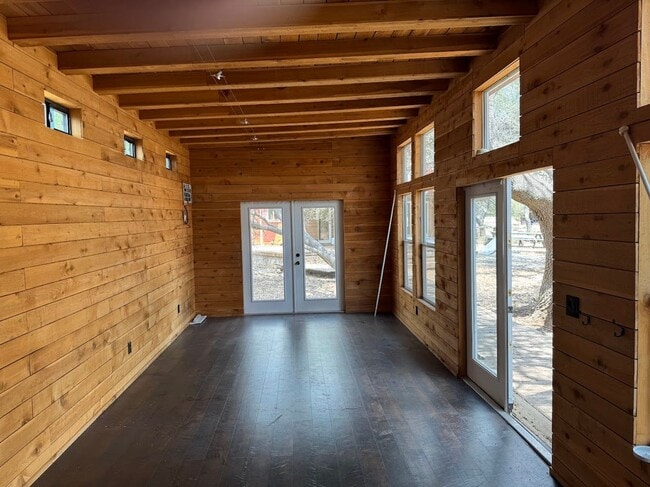 Building Photo - 2 Homes on 6-acres!