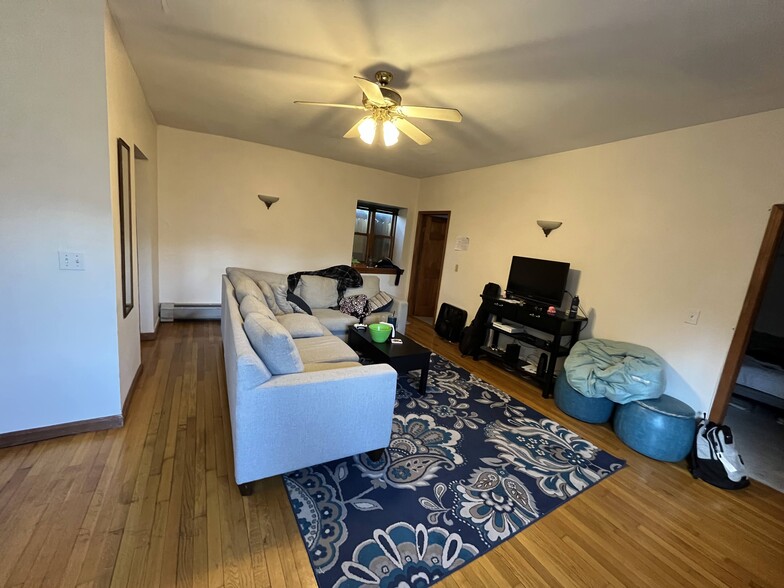 Living Room - 365 Hamilton St