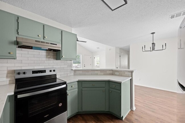 Building Photo - 2907 W Slaughter Ln