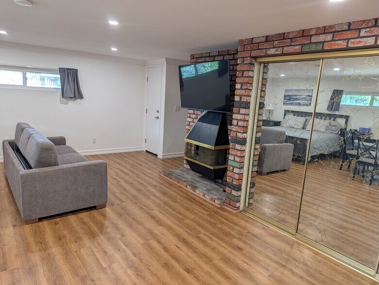 Building Photo - 10911 Sunray Pl