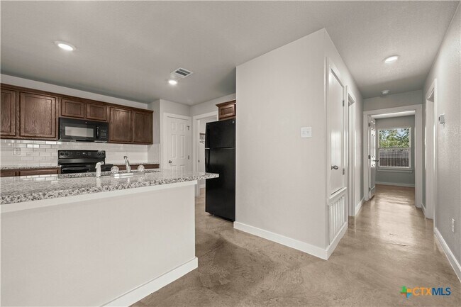 Building Photo - 1415 Shoshoni Trail