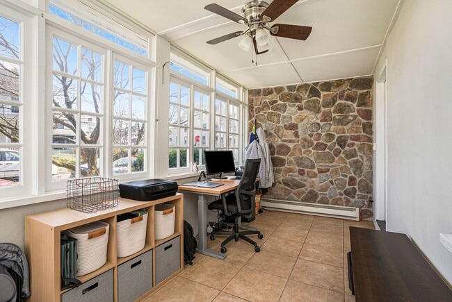 Building Photo - Beautiful 3 Bedroom Twin in Lansdale with garage $2,400/month