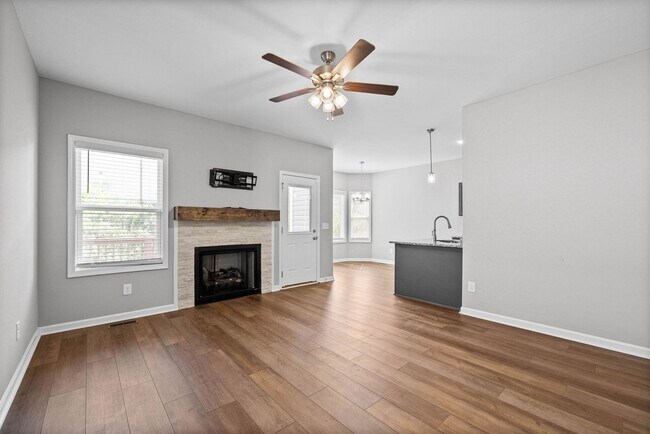 Building Photo - 54 E Fork Dr