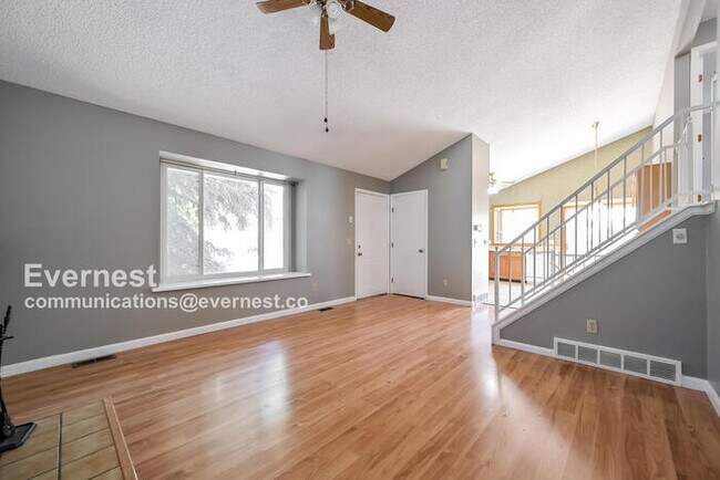 Building Photo - pacious 3 Bed, 2 Bath Home with Fenced Yard and Two-Car Garage