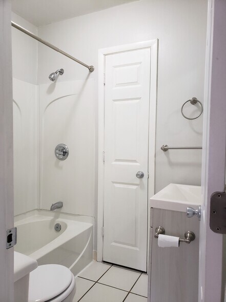 Bathroom - 543 5th St NW