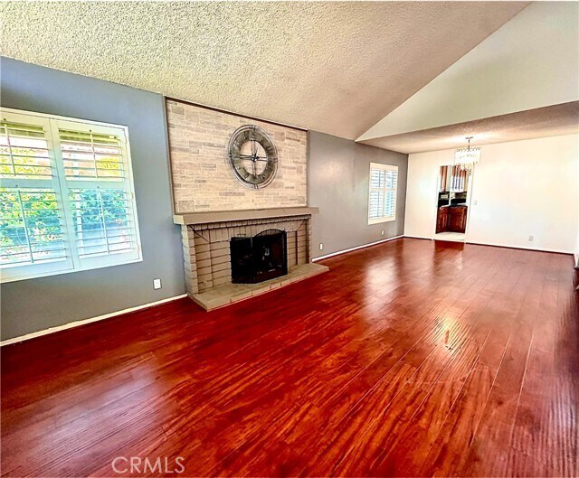Building Photo - 10 Bluff Point Cir