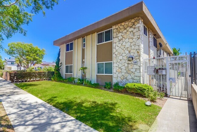 Building Photo - 536 S Flower St