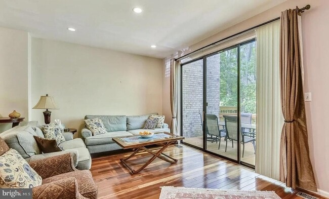 Building Photo - 2035 Swans Neck Way