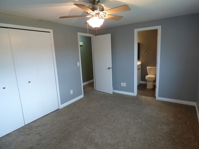Building Photo - 4 Bedroom home in Loveland