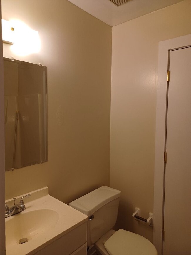 Building Photo - 469/471 Rudder Rd