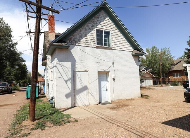 Building Photo - 1825 11th Ave