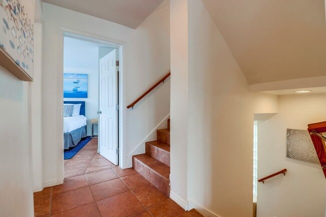 Building Photo - Private Rooftop Deck South Mission Beach