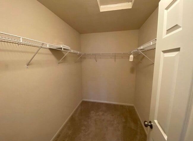 Building Photo - 4945 Ivyvine Blvd