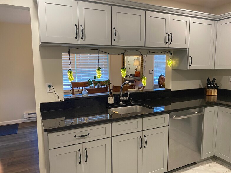 Building Photo - 328 Sierra Vista Ln