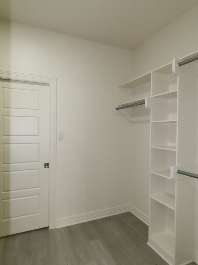 Building Photo - Luxurious, Built in 2024!  3 Bedroom, 2 Ba...