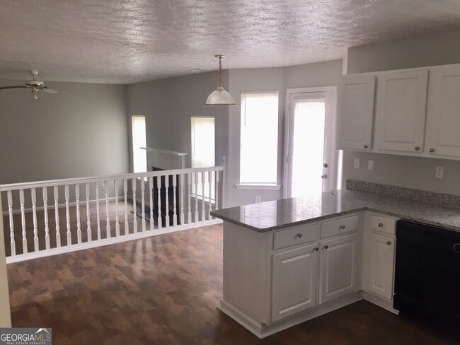 Building Photo - 121 Meadow Creek Ct