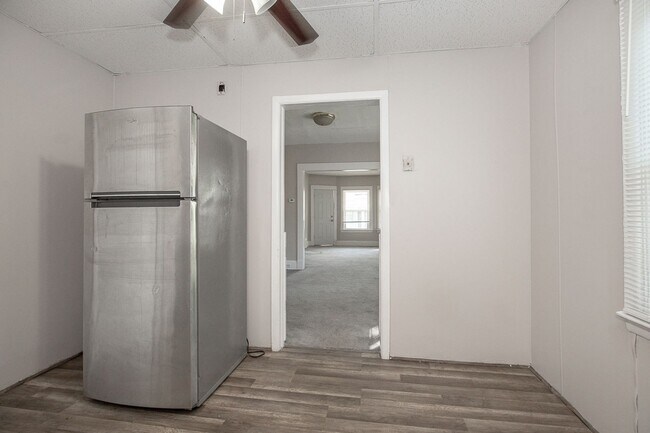 Building Photo - 2962 E 66th St