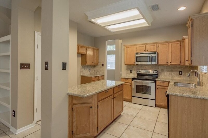 Building Photo - 111 S Winterport Cir