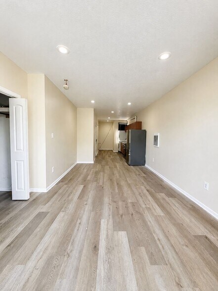 Building Photo - 2213 N 33rd St
