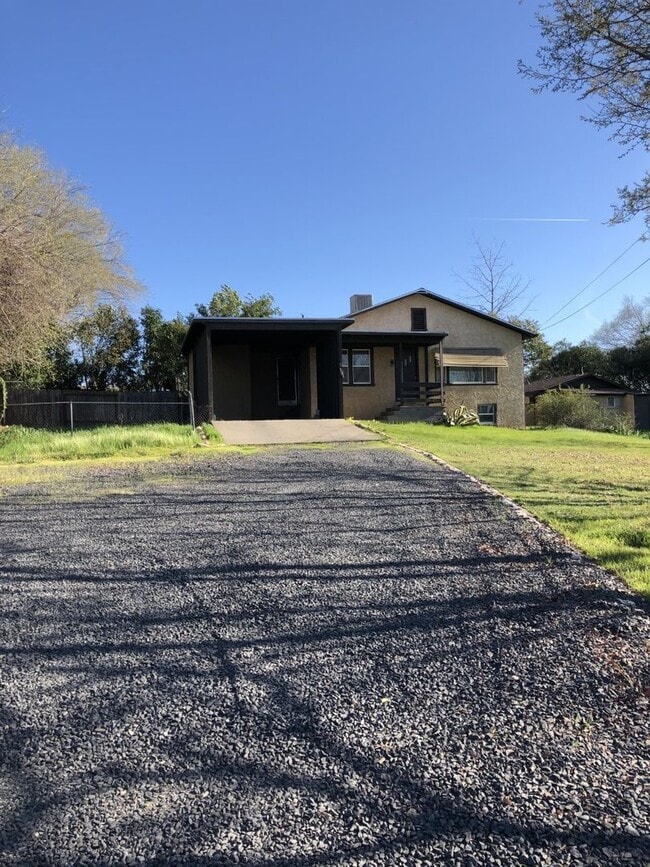 Building Photo - 8 Acacia Ave