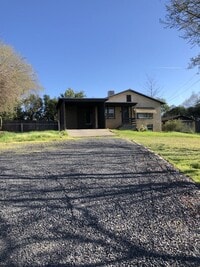 Building Photo - 8 Acacia Ave