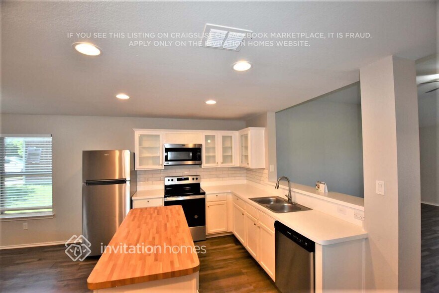 Building Photo - 216 Cedar Crest Dr