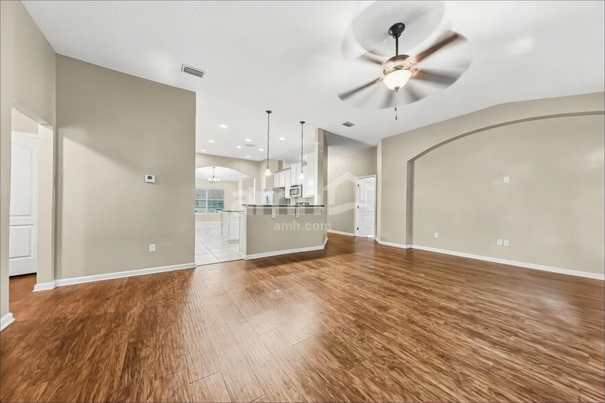 Building Photo - 86021 Aladdins Way