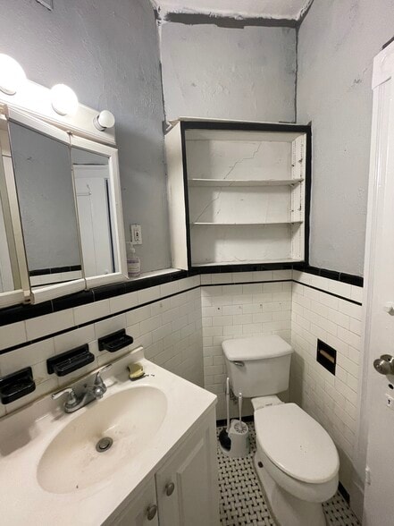 Building Photo - 11 Park