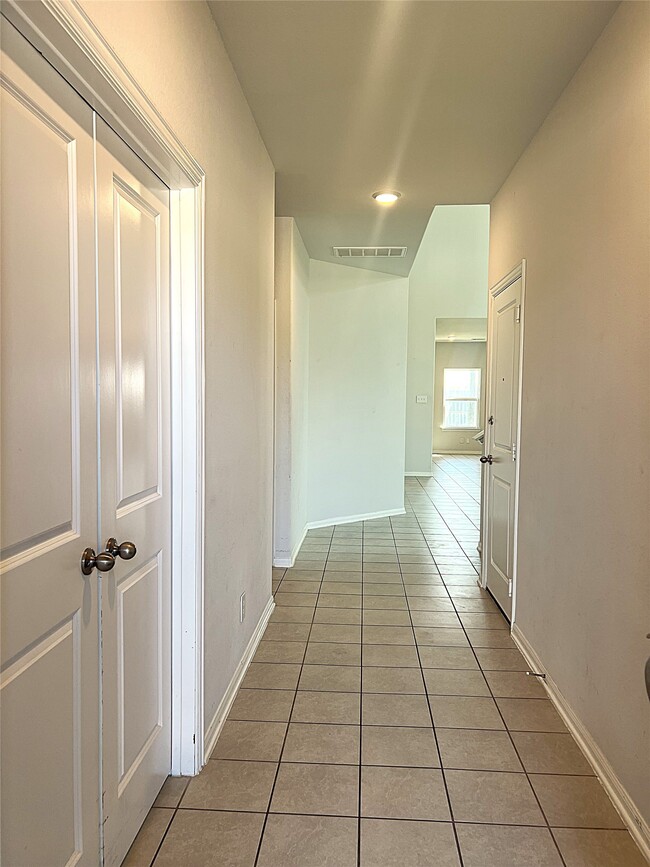 Building Photo - 14302 Beach Pine Trail