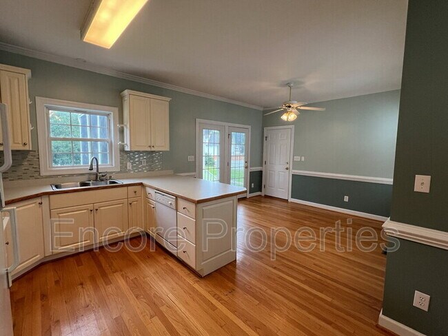 Building Photo - 1008 Elmsleigh Way