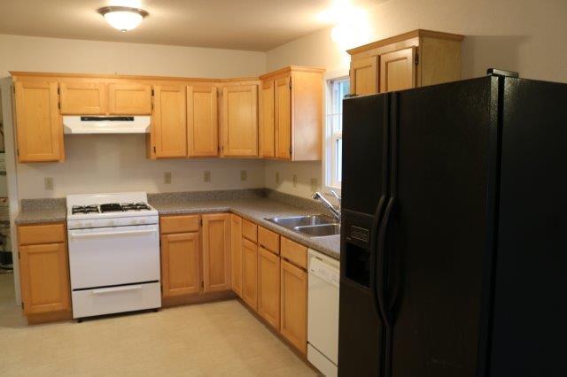 Building Photo - Near Sequoia Zoo and Park, Cozy 2/1 with l...