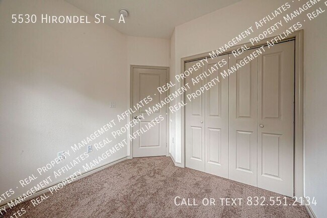 Building Photo - 5530 Hirondel