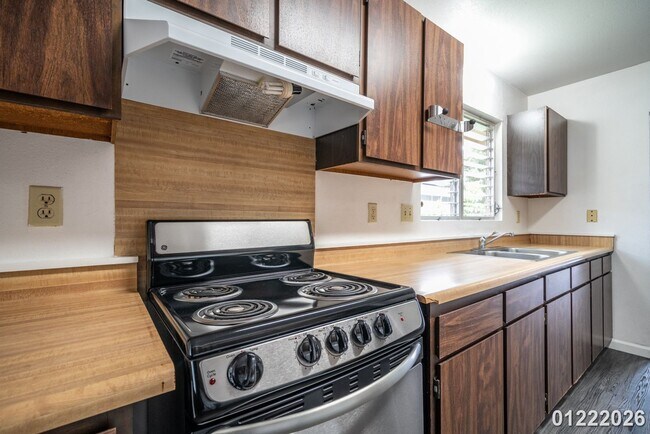 Building Photo - 94-707-707 Kamalo St