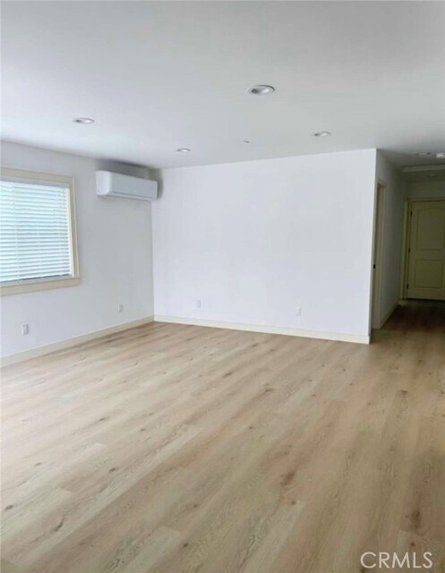 Building Photo - 3221 Evelyn Ave
