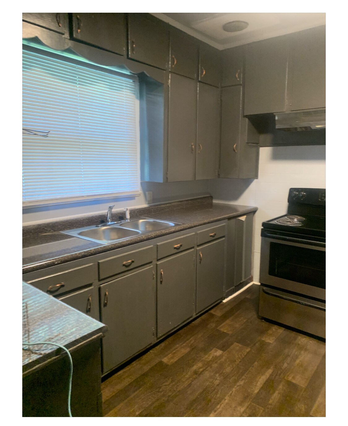 Kitchen - 707 Salisbury St