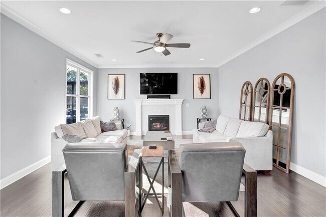 Building Photo - 1395 Marion St SE