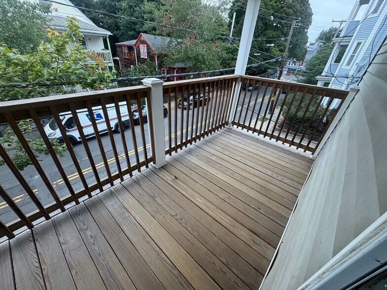 Building Photo - 198 Sherman St