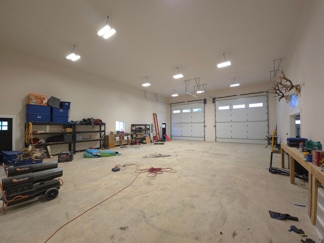 Building Photo - 3835 Pine Creek Rd