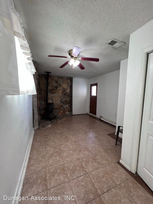 Building Photo - 3 br, 1 bath House - 1301 W Edwards St