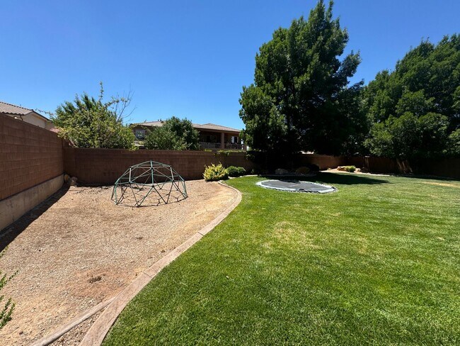 Building Photo - Great Home in LITTLE VALLEY!!!  Large yard!