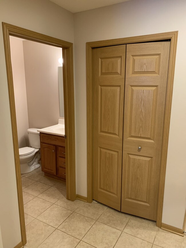 Building Photo - 2454, 2456 Millview Zeeland, MI 49464
