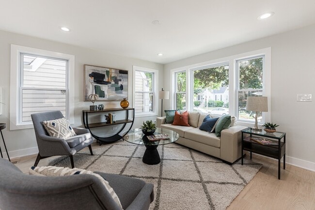 Building Photo - 4129 N Oketo Ave